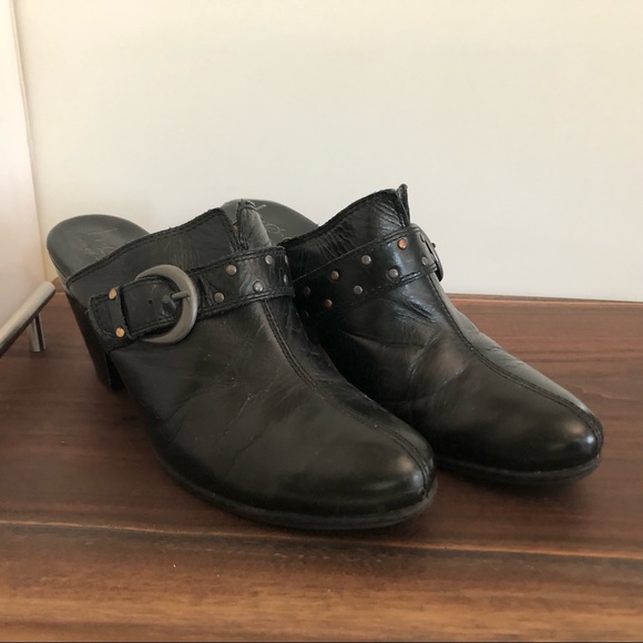 Black Leather Clog with studs and buckle - Picture 3 of 7